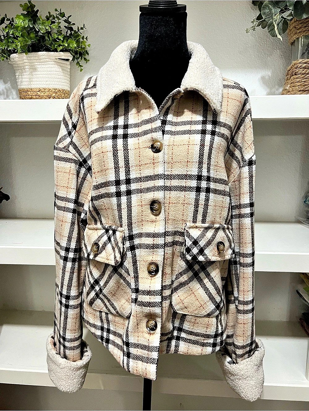 New in Women's Plaid Sherpa Collar Button Front Shacket Jacket Beige Black
